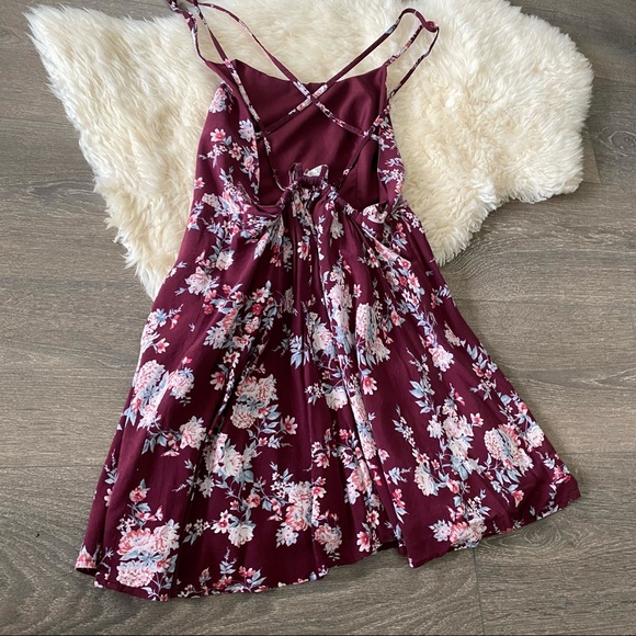 Floral cross-back dress - Picture 1 of 8